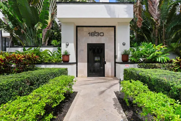 1830 Embassy Drive #122, West Palm Beach, FL 33401