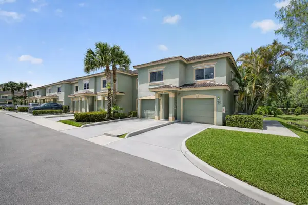 310 Crestwood Circle #208, Royal Palm Beach, FL 33411