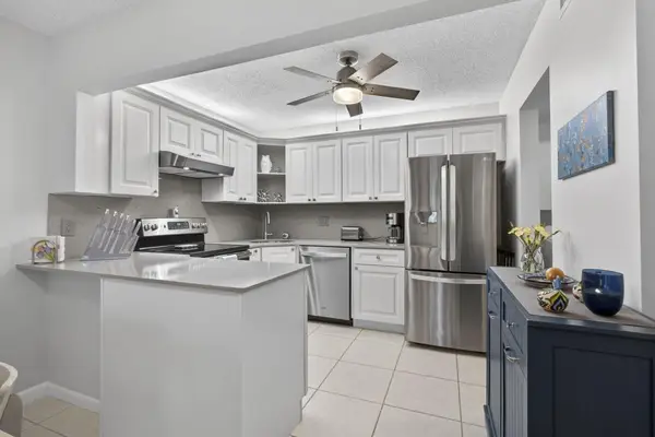 301 Pine Ridge Circle #B-2, Greenacres, FL 33463