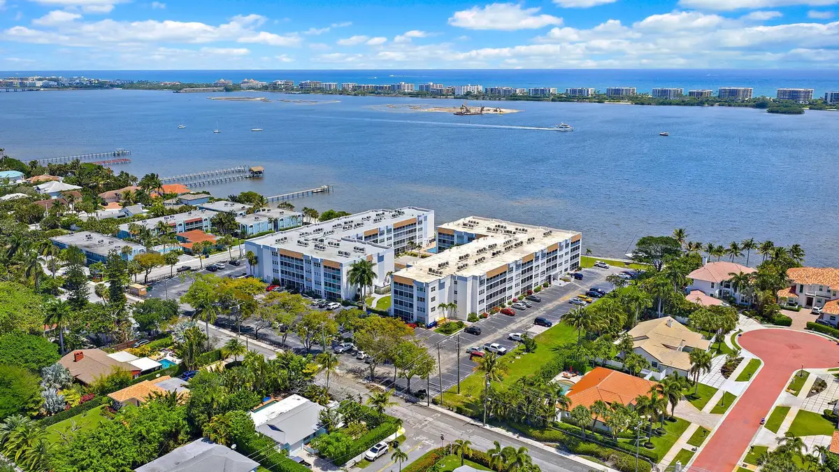 1516 S Lakeside Drive #106, Lake Worth Beach, FL 33460 - #1