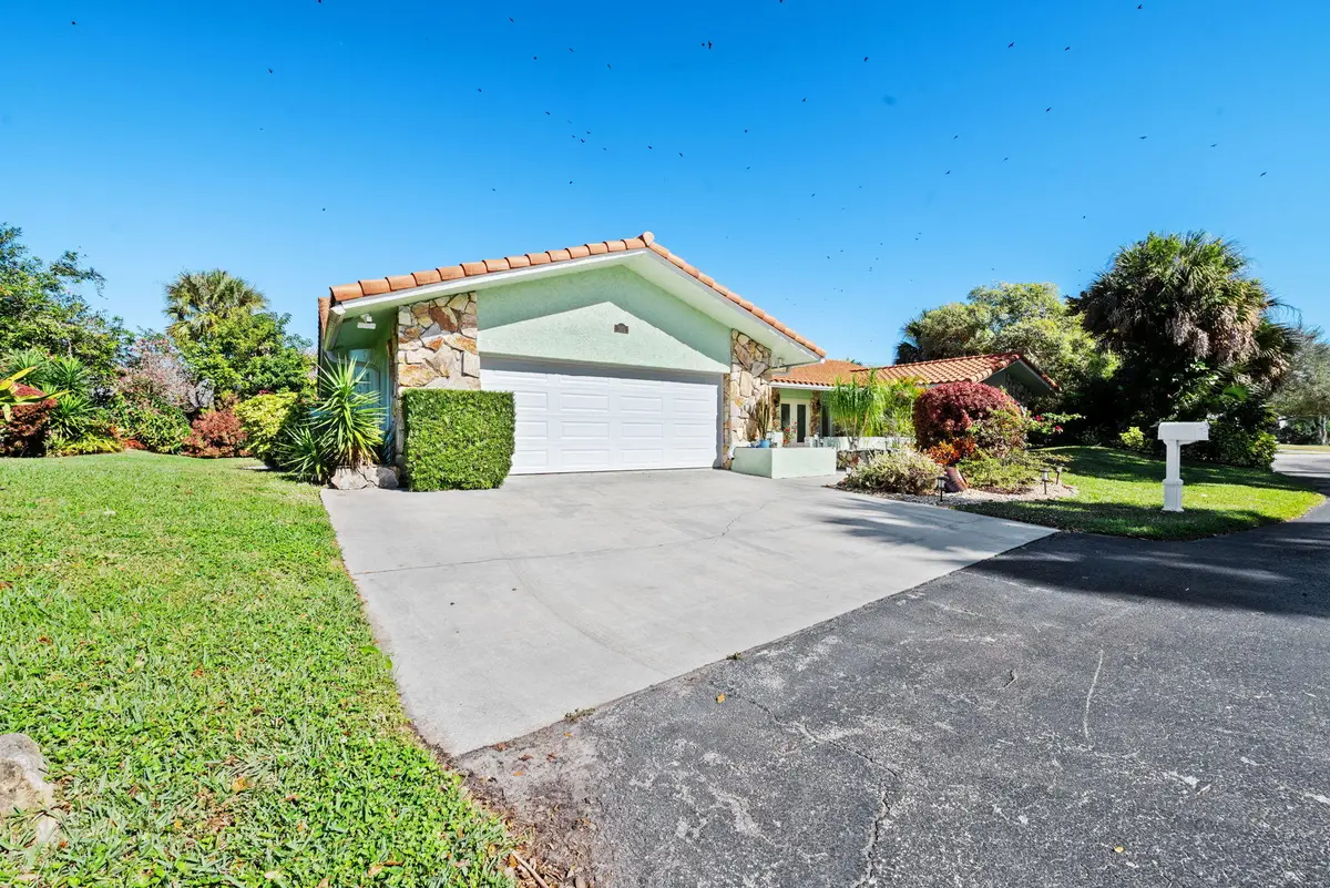 301 Jacaranda Drive, Plantation, FL 33324 - #1