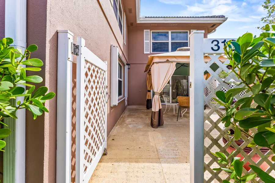 3136 Kingston Court, West Palm Beach, FL 33409 - #2