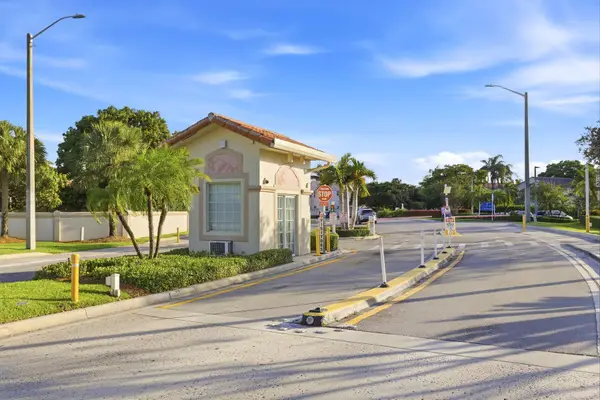 3135 Sunset Circle, Margate, FL 33063