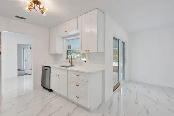 6606 NW 95th Avenue, Tamarac, FL 33321