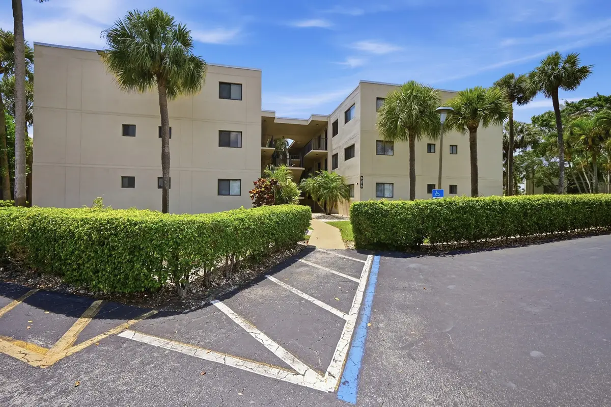 5370 Las Verdes Circle, Delray Beach, FL 33484 - #1