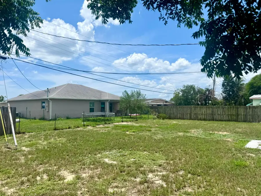 809 Gilbert Street, Sebastian, FL 32958 - #3
