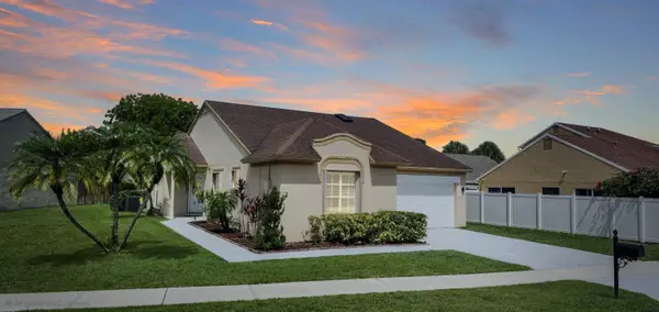 22561 Middletown Drive, Boca Raton, FL 33428