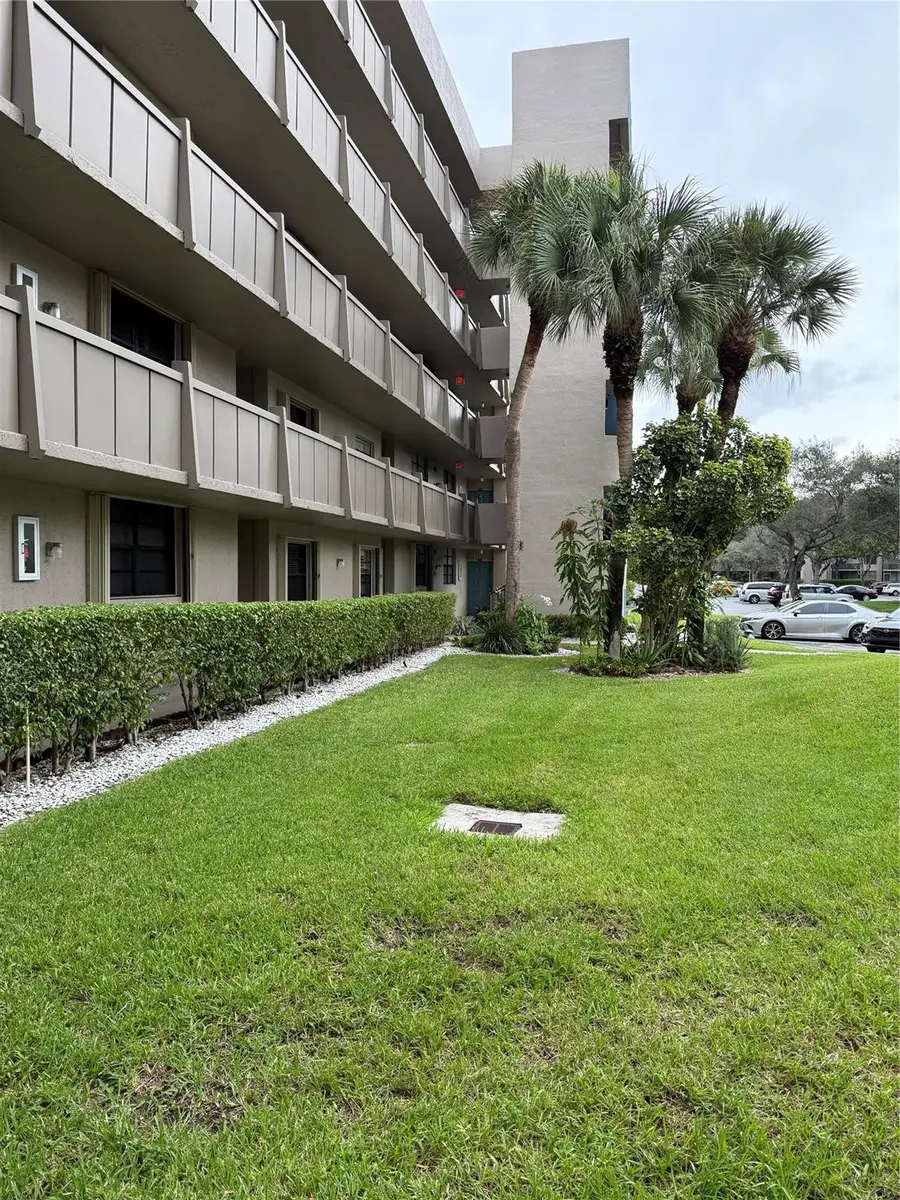 900 Colony Point Circle #121, Pembroke Pines, FL 33026 - #3