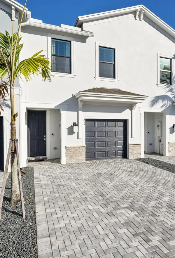 395 SW Sally Way, Stuart, FL 34997