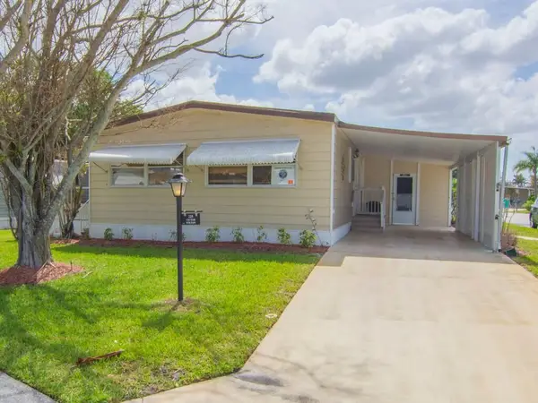 225 NE Forrest Court, Jensen Beach, FL 34957