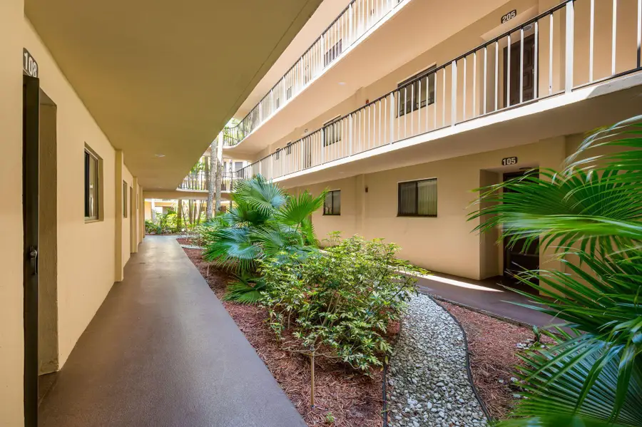 5220 Las Verdes Circle #108, Delray Beach, FL 33484 - #3