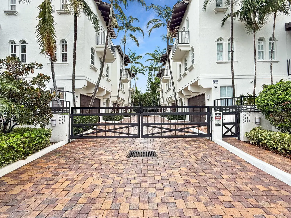 3237 NE 13th Street Ne, Pompano Beach, FL 33062 - #1