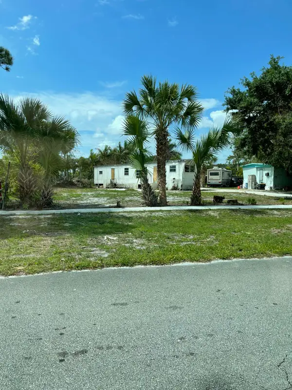 5226 Mobilaire Drive, West Palm Beach, FL 33417