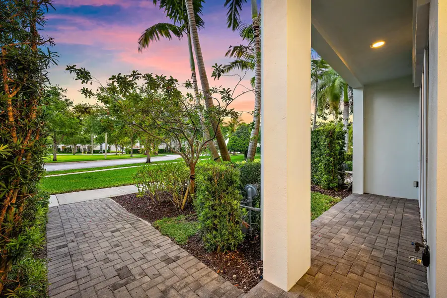 7085 Edison Place, Palm Beach Gardens, FL 33418 - #3