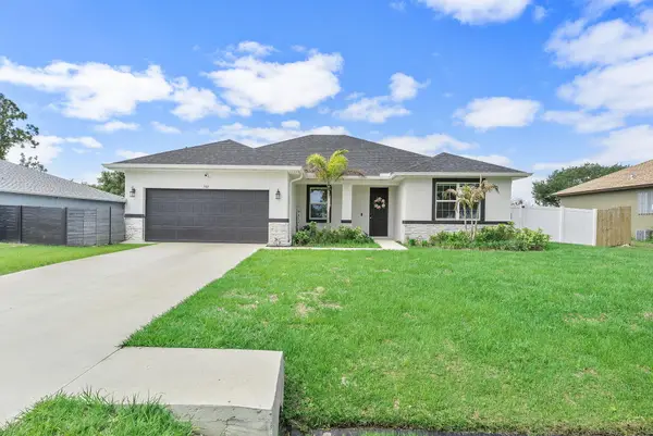 532 SW Sansom Lane, Port St Lucie, FL 34953