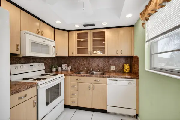 19 Suffolk A, Boca Raton, FL 33434