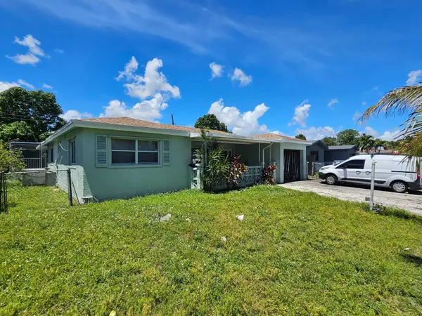 3561 NW 33rd Avenue, Lauderdale Lakes, FL 33309