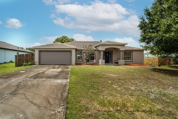 1912 SW Sunglow Street, Port St Lucie, FL 34953