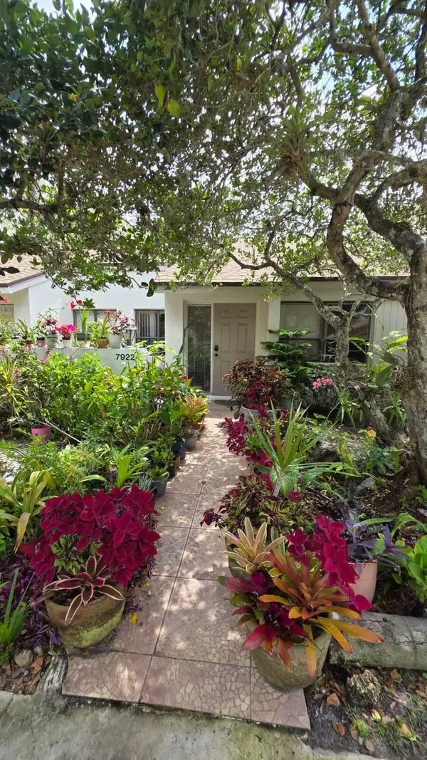 7922 NW 10th Street, Plantation, FL 33322