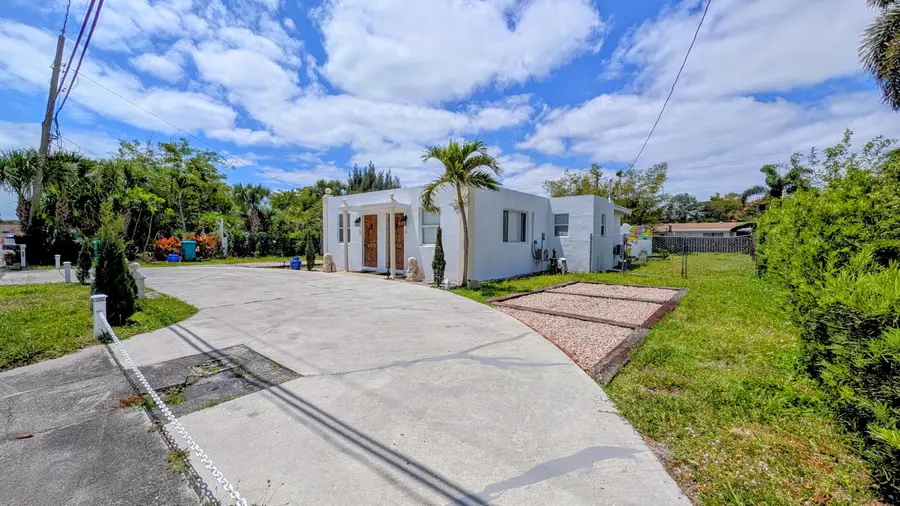 407 NW 7th Street, Boynton Beach, FL 33426 - #3