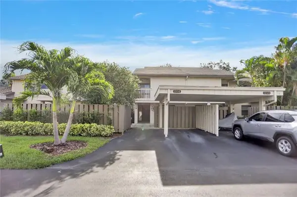 264 Deer Creek Wildwood Lane E, Deerfield Beach, FL 33442