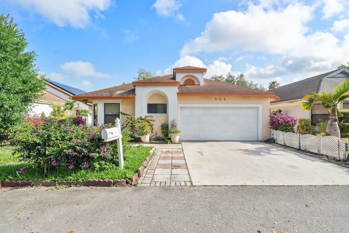 904 Magnolia Avenue, North Lauderdale, FL 33068 - #1