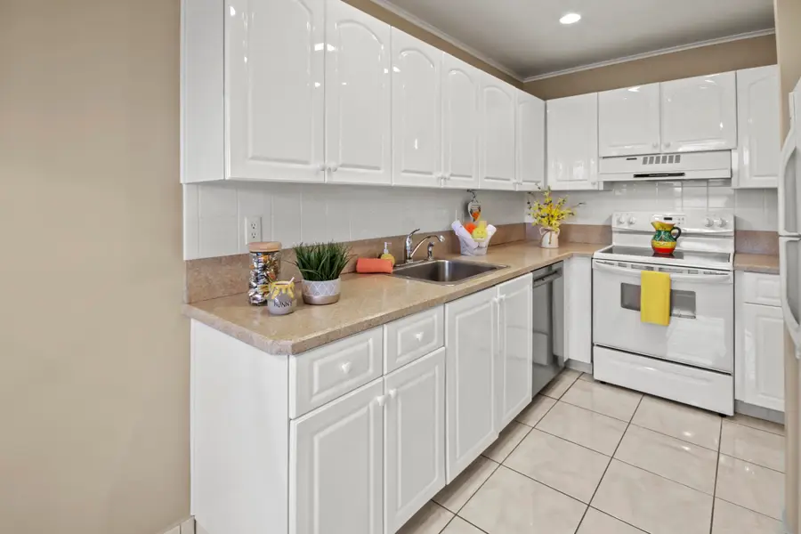 1421 NW 20th Avenue #204, Delray Beach, FL 33445 - #3
