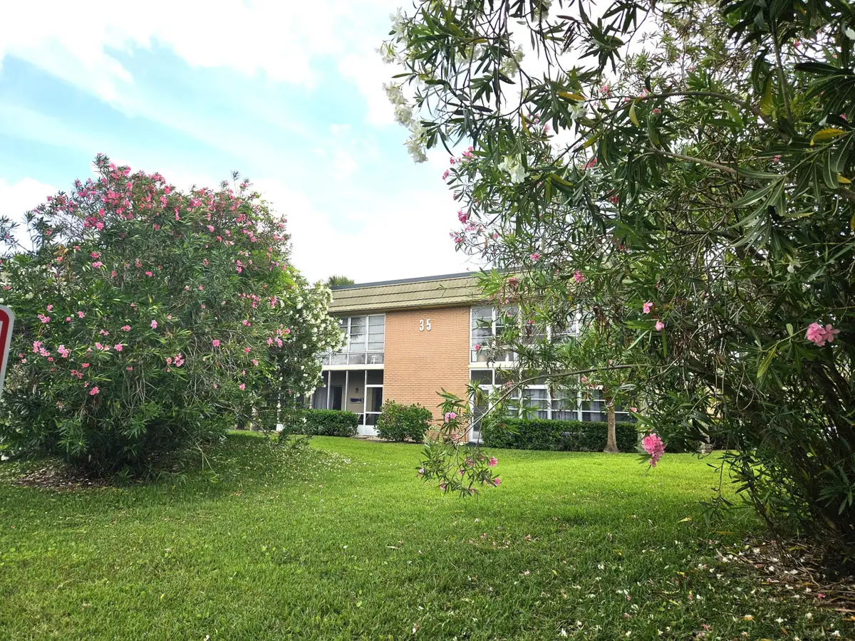 35 Vis Gdns Trail, Vero Beach, FL 32962 - #1