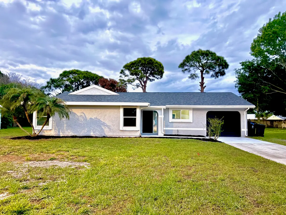 1343 SE Vestridge Lane, Port Saint Lucie, FL 34952 - #1
