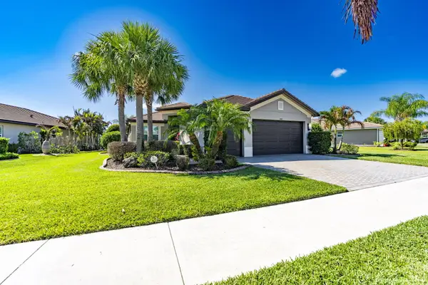 11402 SW Half Moon Lake Lane, Port St Lucie, FL 34987
