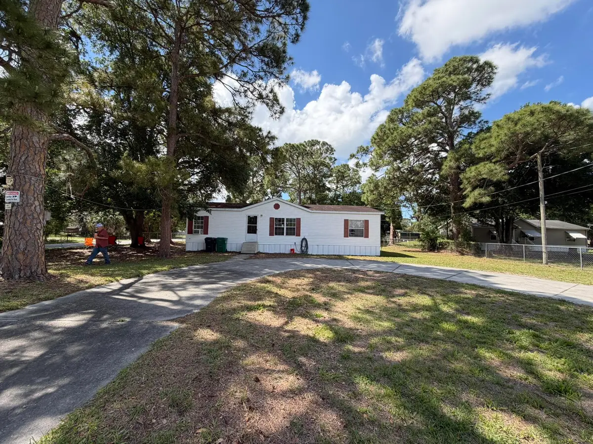 5924 NE 4th Lane, Okeechobee, FL 34974 - #1