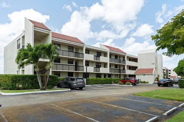 112 Lake Emerald Drive #209, Oakland Park, FL 33309