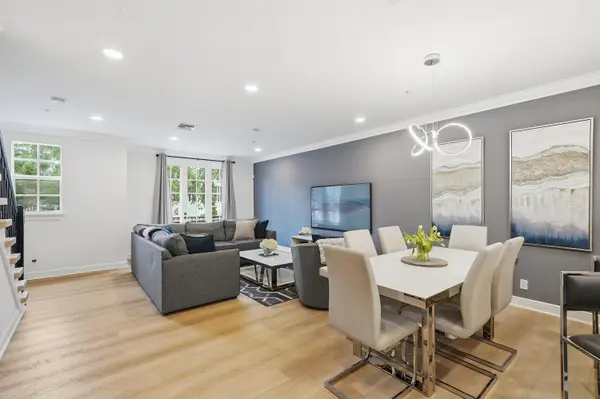 1050 E Heritage Club Circle, Delray Beach, FL 33483