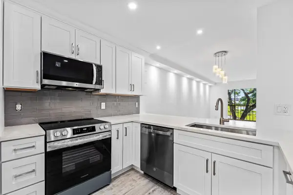 7192 Huntington Lane #208, Delray Beach, FL 33446