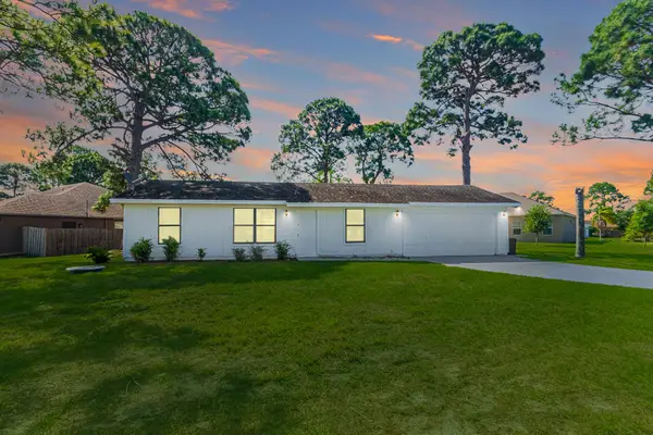 993 SW Cecil Lane, Port St Lucie, FL 34953