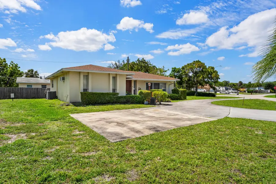 1675 E Breezy Lane, West Palm Beach, FL 33417 - #3