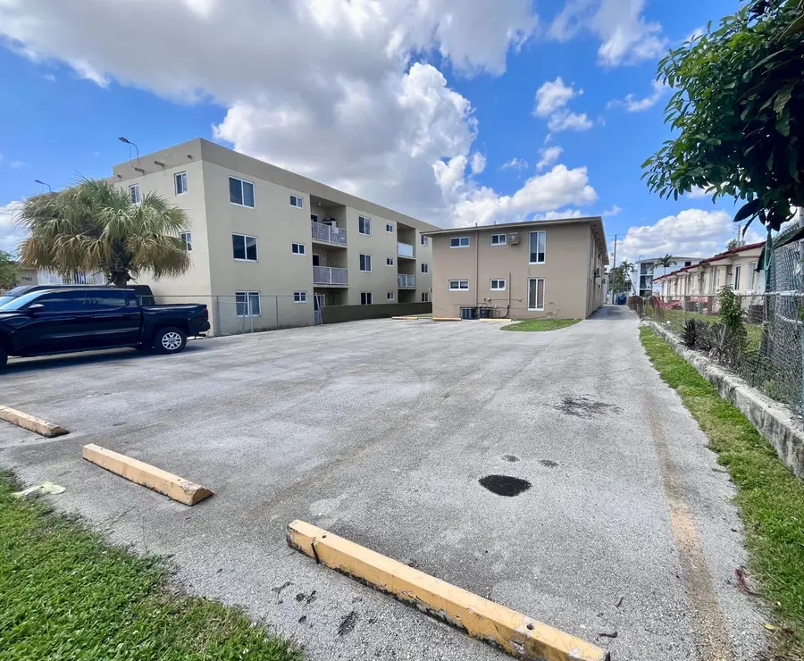 225 SW 18th Avenue, Miami, FL 33135 - #3