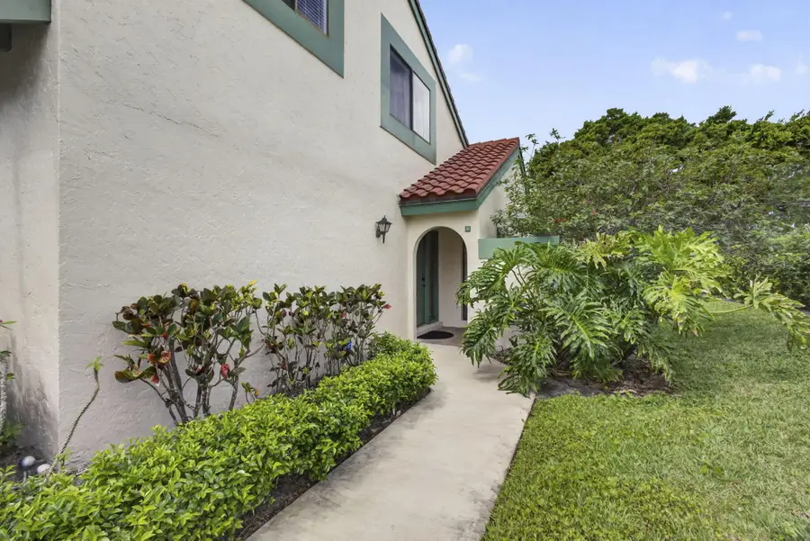 23 W Lexington Ln W #B, Palm Beach Gardens, FL 33418 - #2