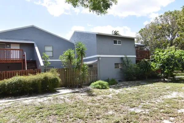 3 Crossings Circle #A, Boynton Beach, FL 33435