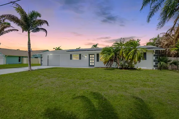 417 SE Verada Avenue, Port St Lucie, FL 34983