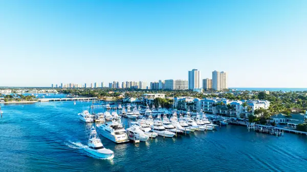 178 Lake Drive #4102, Palm Beach Shores, FL 33404