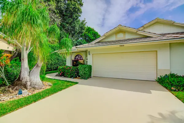 10868 Stafford Circle N, Boynton Beach, FL 33436