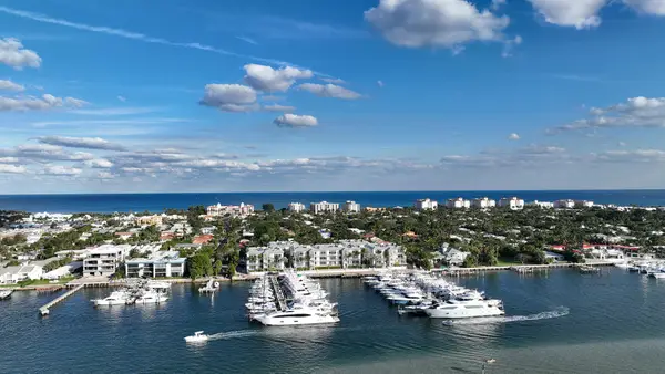 182 Lake Drive #5202, Palm Beach Shores, FL 33404