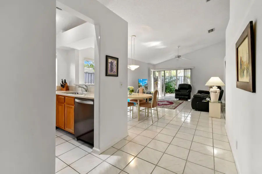 49 Admirals Court, Palm Beach Gardens, FL 33418 - #3