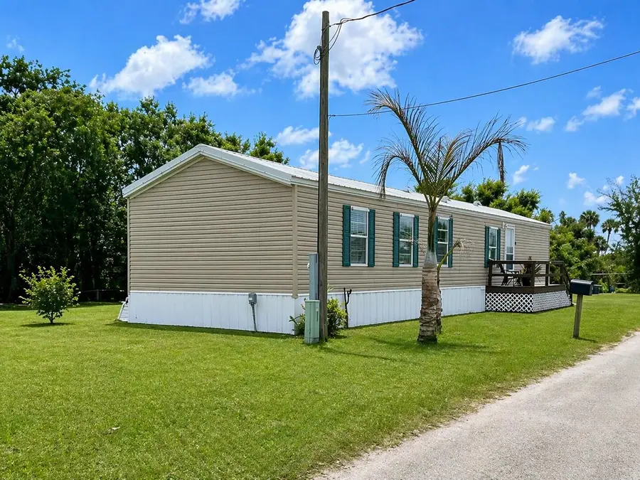 1905 SE 8th Avenue, Okeechobee, FL 34974 - #2