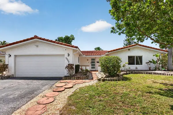 7504 NW 40th Place, Coral Springs, FL 33065