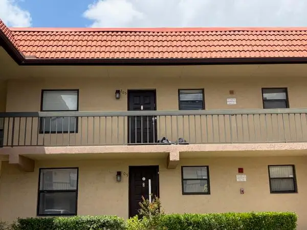 21906 Lake Forest Circle, Boca Raton, FL 33433