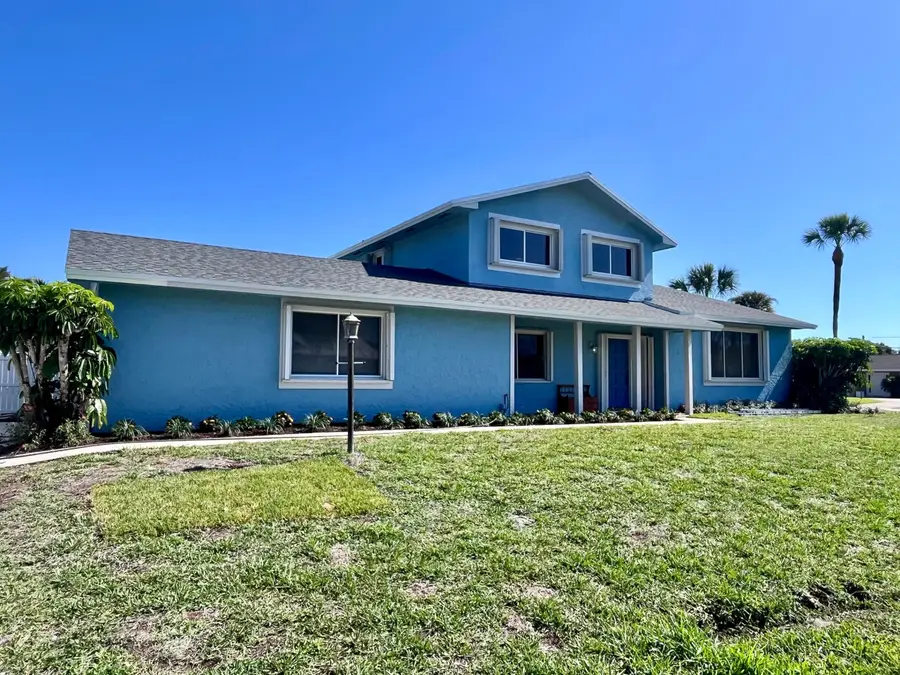 3905 Flag Drive, Palm Beach Gardens, FL 33410 - #2