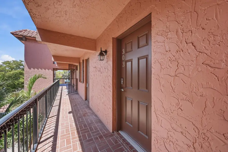 670 Tennis Club Drive #303, Fort Lauderdale, FL 33311 - #3