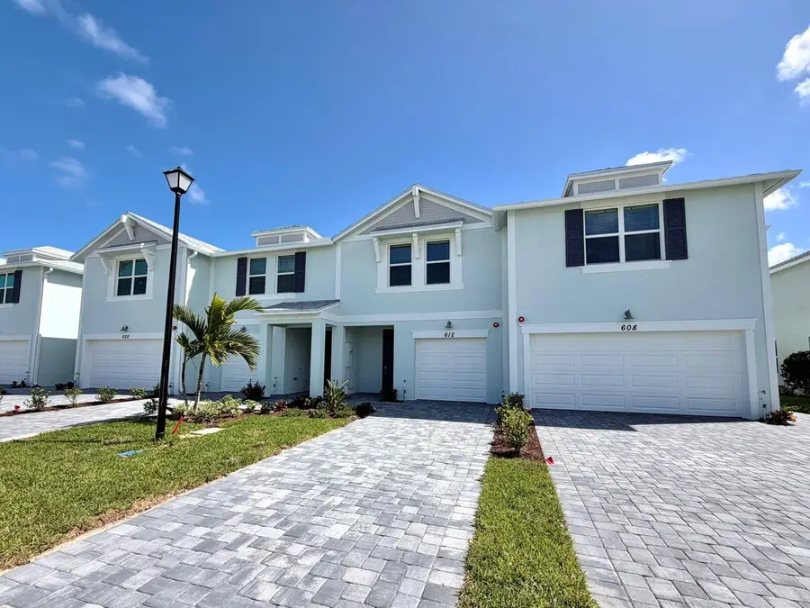 612 Salisbury Circle, Fort Pierce, FL 34982 - #2